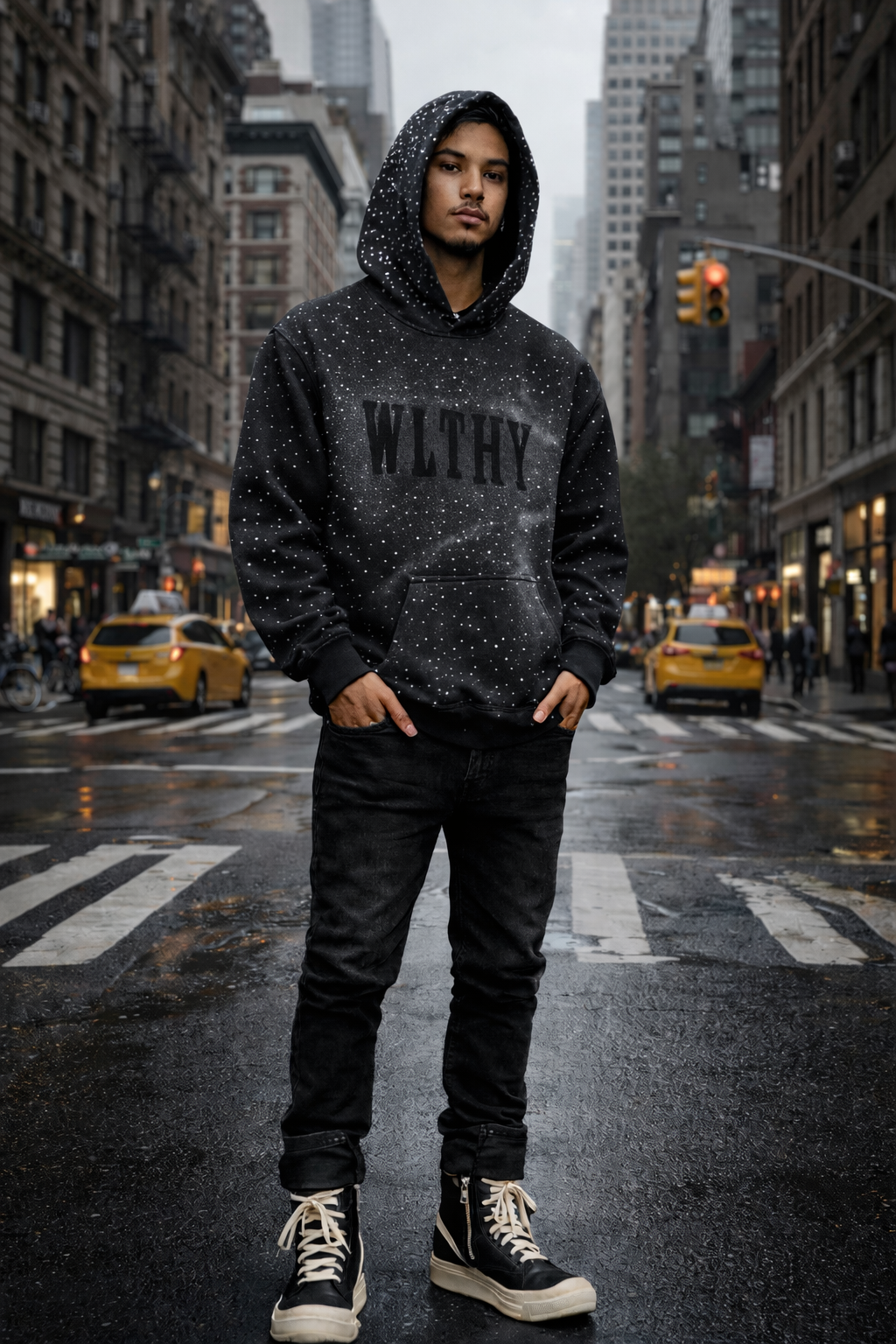 WELLTHY City Hoodie- Black
